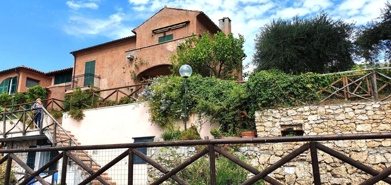 Casa Vacanze Mombrino Finale Ligure Exterior photo