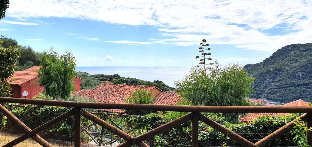 Casa Vacanze Mombrino Finale Ligure Exterior photo
